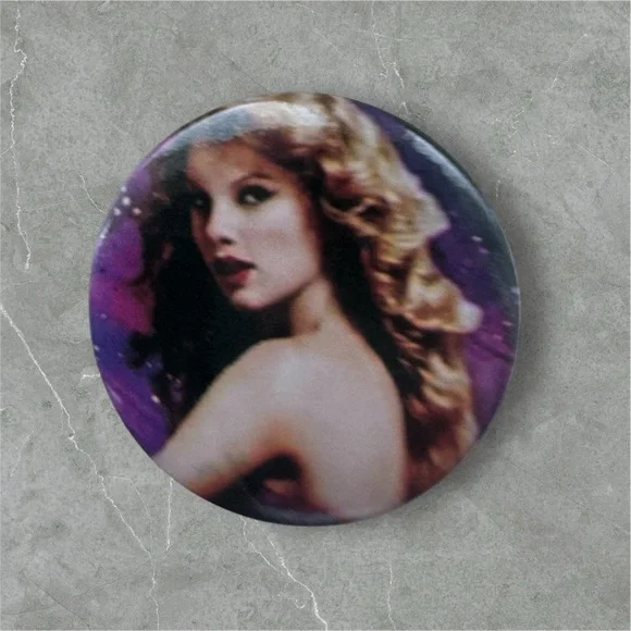 $3 Add-On 🆕Taylor Swift Button Pin - Picture 4 of 10
